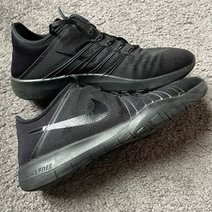 Nike Free TR6 Black Sneakers Sz 7